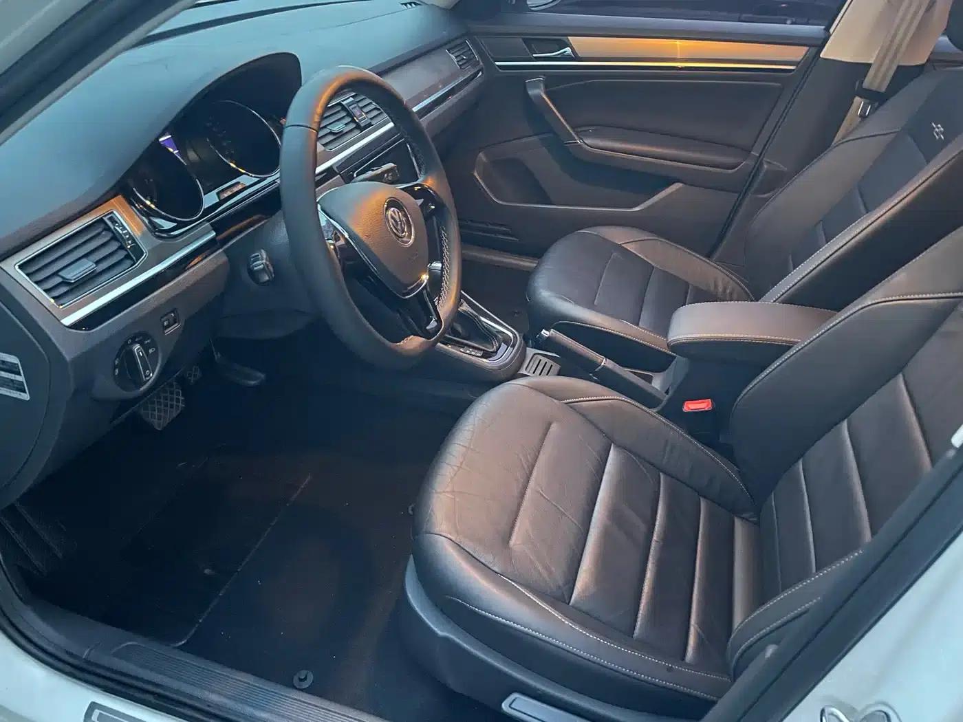 2016 Volkswagen Bora 230TSI DSG 25th Anniversary Edition — миниатюра 4