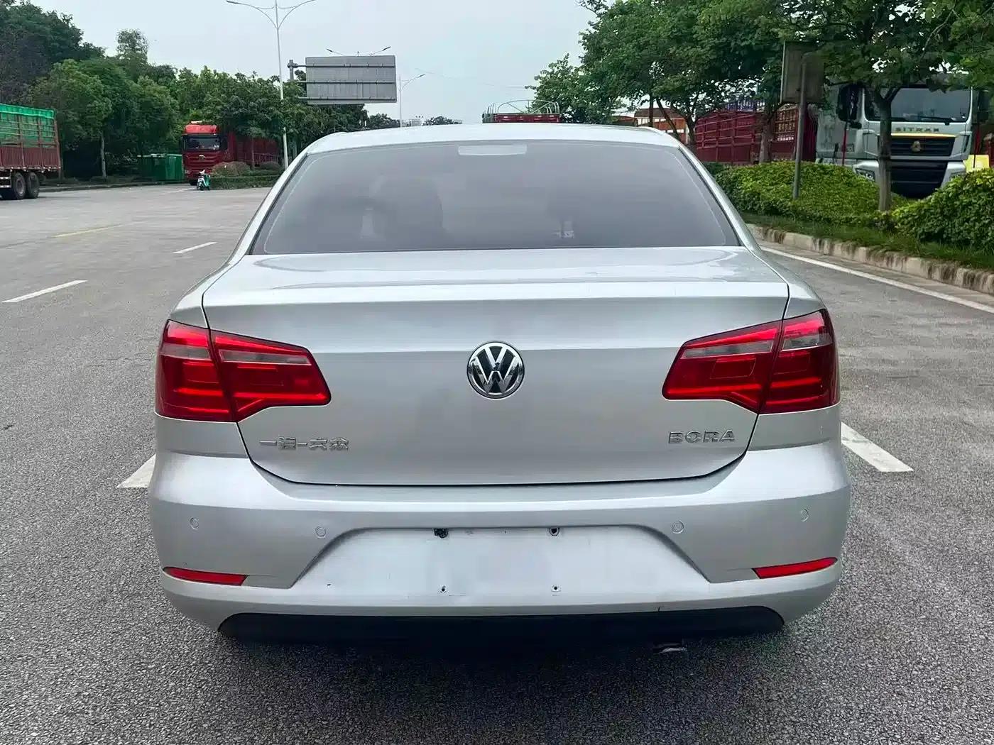 2015 Volkswagen Bora Value Edition 1.6L Manual Fashion Model — миниатюра 5