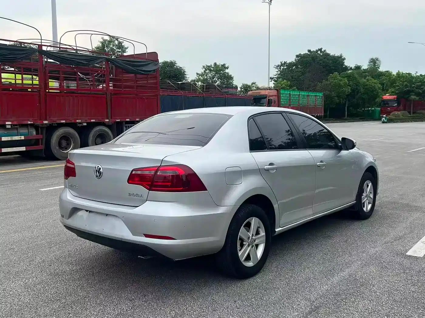 2015 Volkswagen Bora Value Edition 1.6L Manual Fashion Model — миниатюра 6