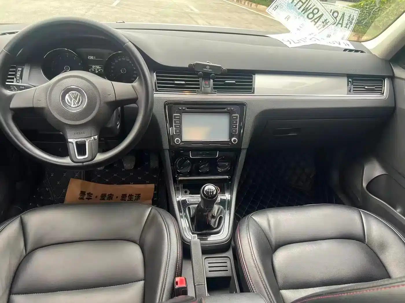 2015 Volkswagen Bora Value Edition 1.6L Manual Fashion Model — миниатюра 9
