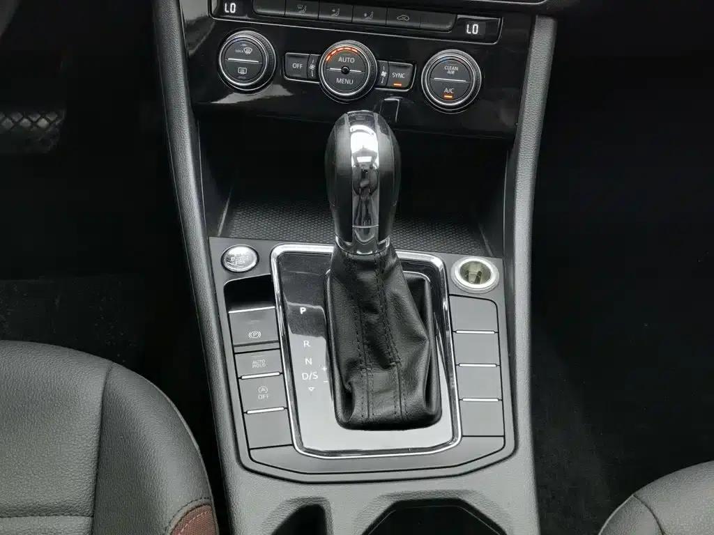 2019 Volkswagen Bora Facelift 1.5L Automatic Elite Model (China VI Emission Standard) — миниатюра 13