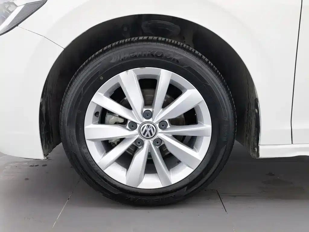 2019 Volkswagen Bora Facelift 1.5L Automatic Elite Model (China VI Emission Standard) — миниатюра 17