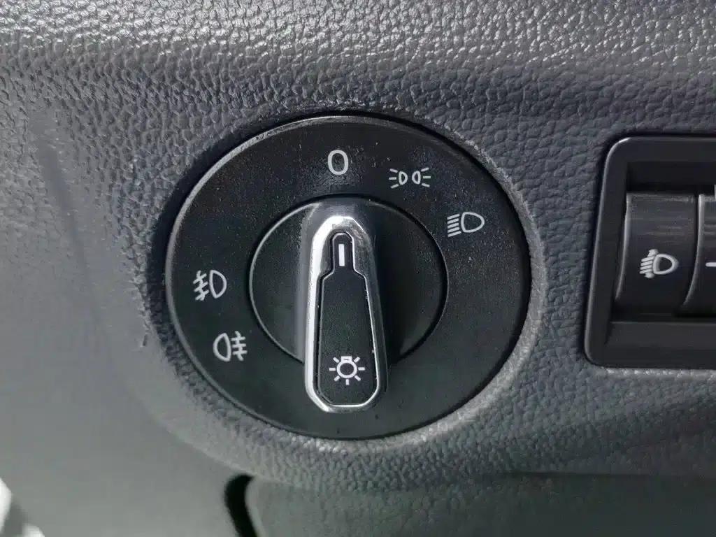2019 Volkswagen Bora Facelift 1.5L Automatic Elite Model (China VI Emission Standard) — миниатюра 21