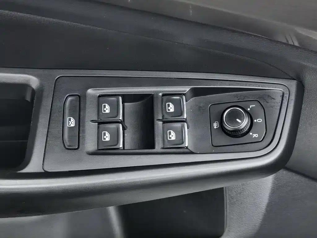 2019 Volkswagen Bora Facelift 1.5L Automatic Elite Model (China VI Emission Standard) — миниатюра 9