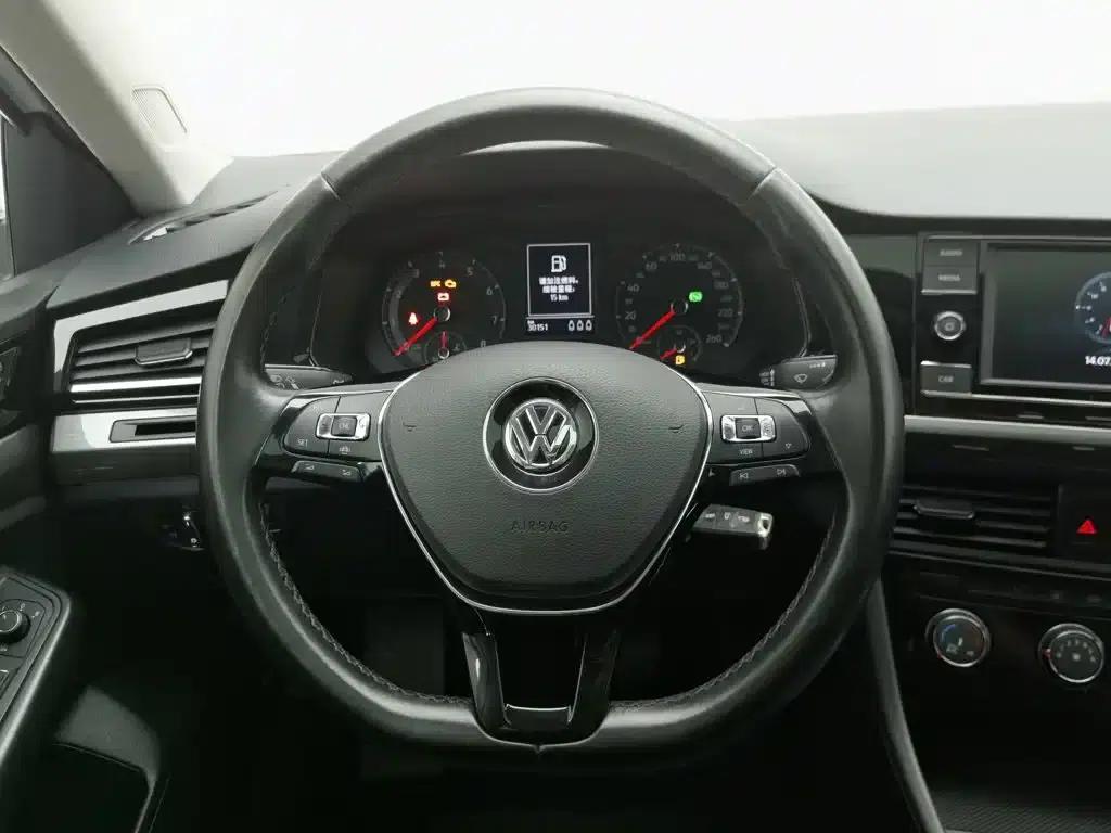 2020 Volkswagen Bora 1.5L Automatic Comfort Model — миниатюра 11