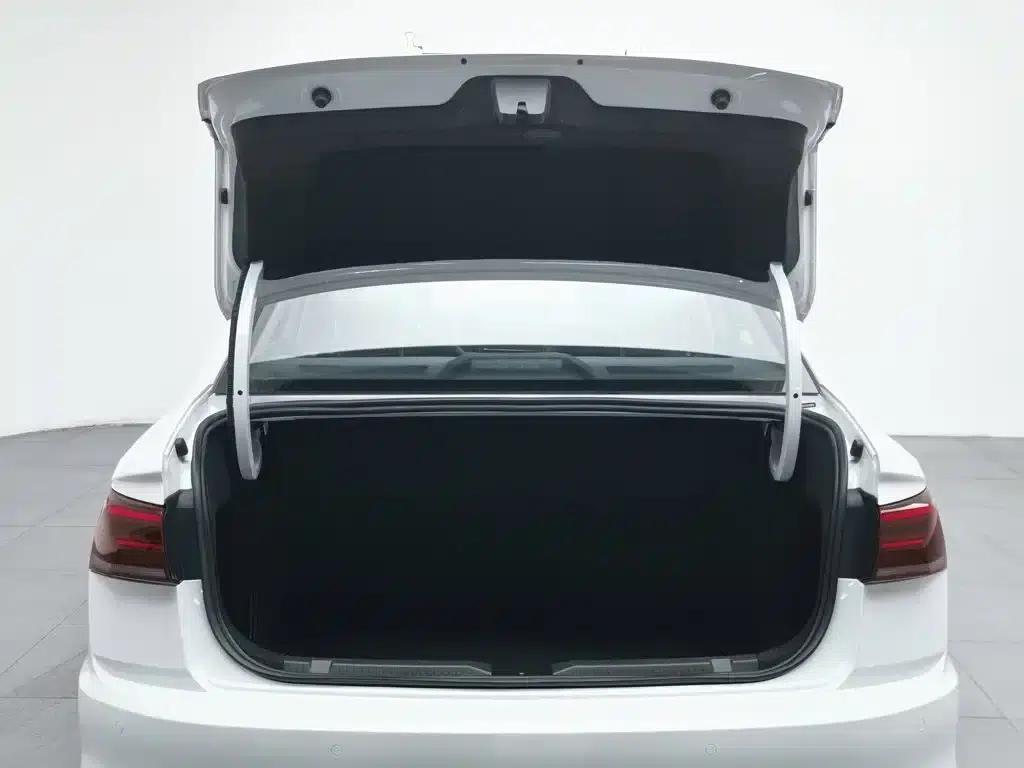 2020 Volkswagen Bora 1.5L Automatic Comfort Model — миниатюра 16