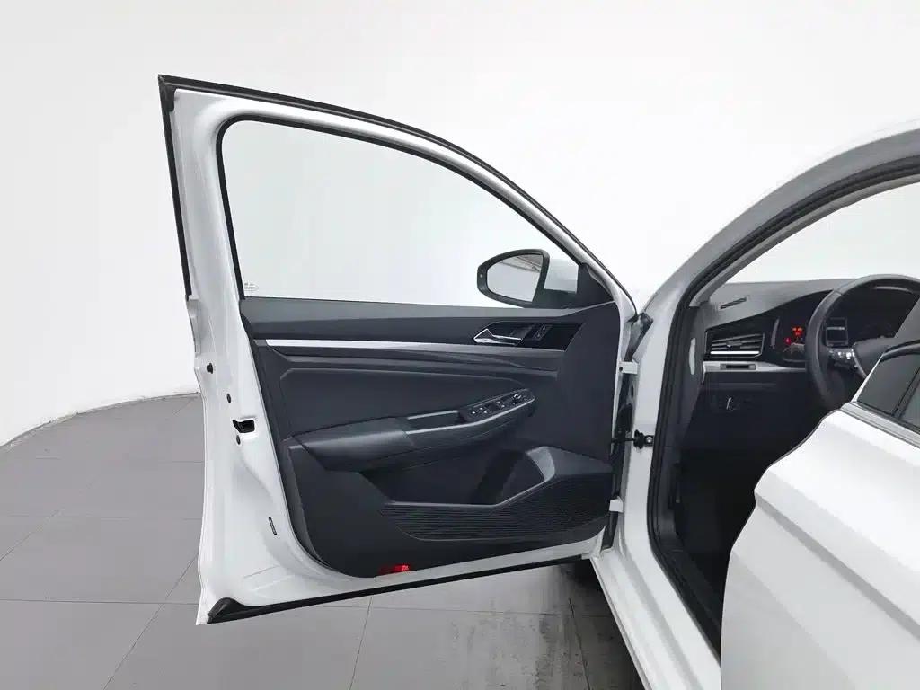 2020 Volkswagen Bora 1.5L Automatic Comfort Model — миниатюра 8