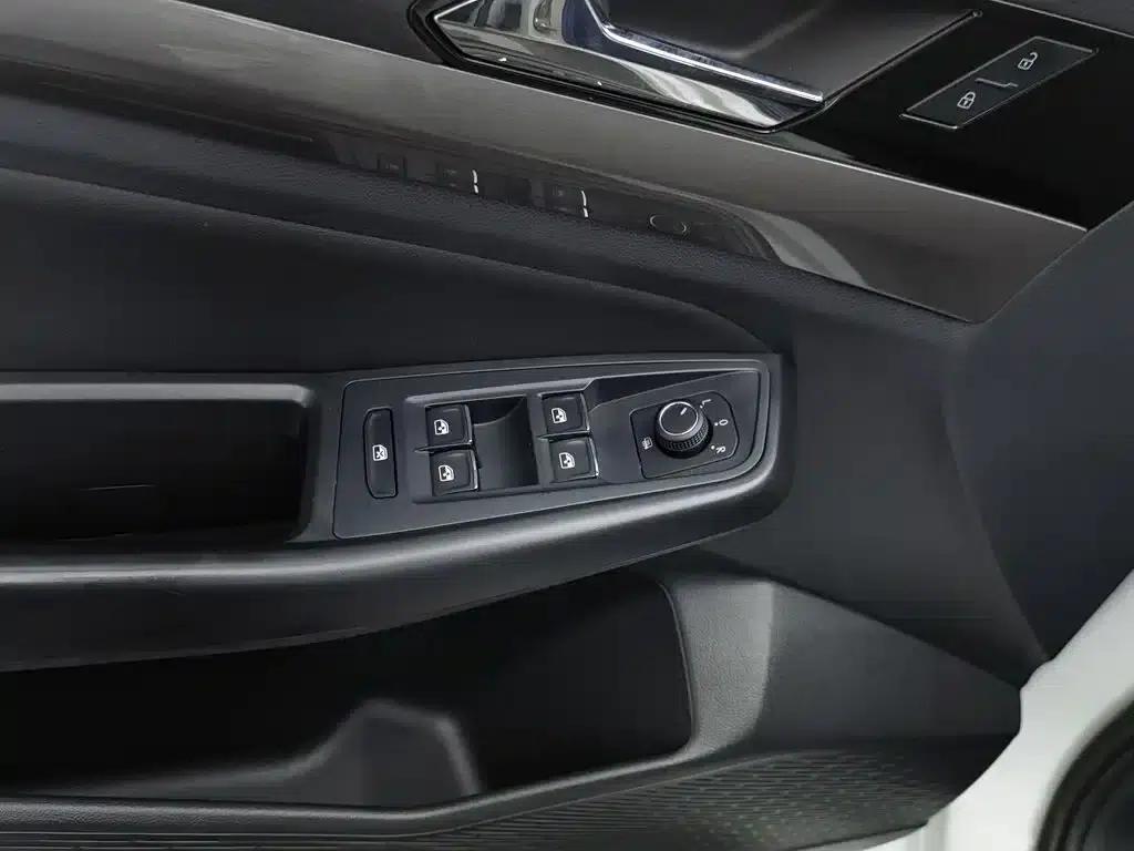 2020 Volkswagen Bora 1.5L Automatic Comfort Model — миниатюра 9