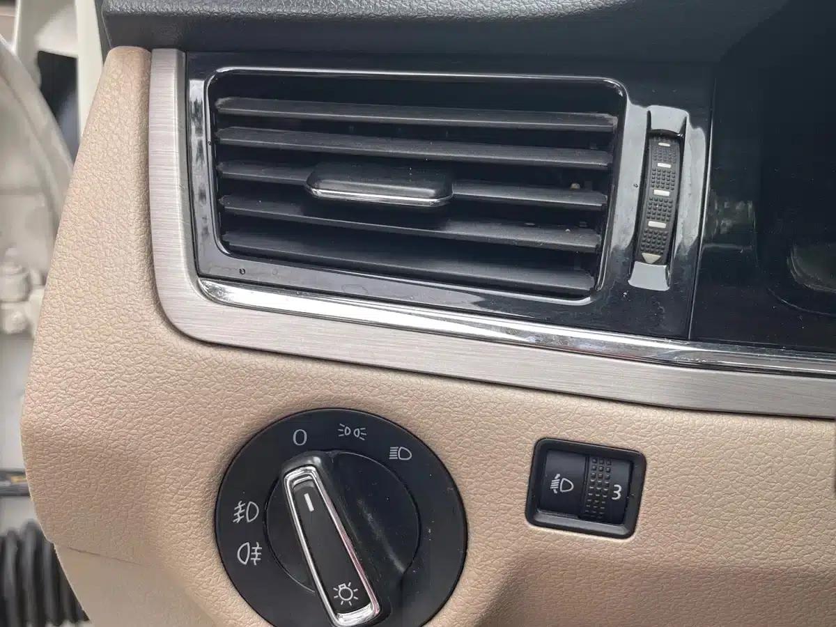 2013 Volkswagen Bora 1.6L Automatic Comfort Model — миниатюра 22