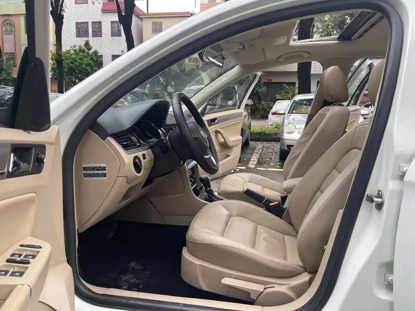 2013 Volkswagen Bora 1.6L Automatic Comfort Model — миниатюра 25