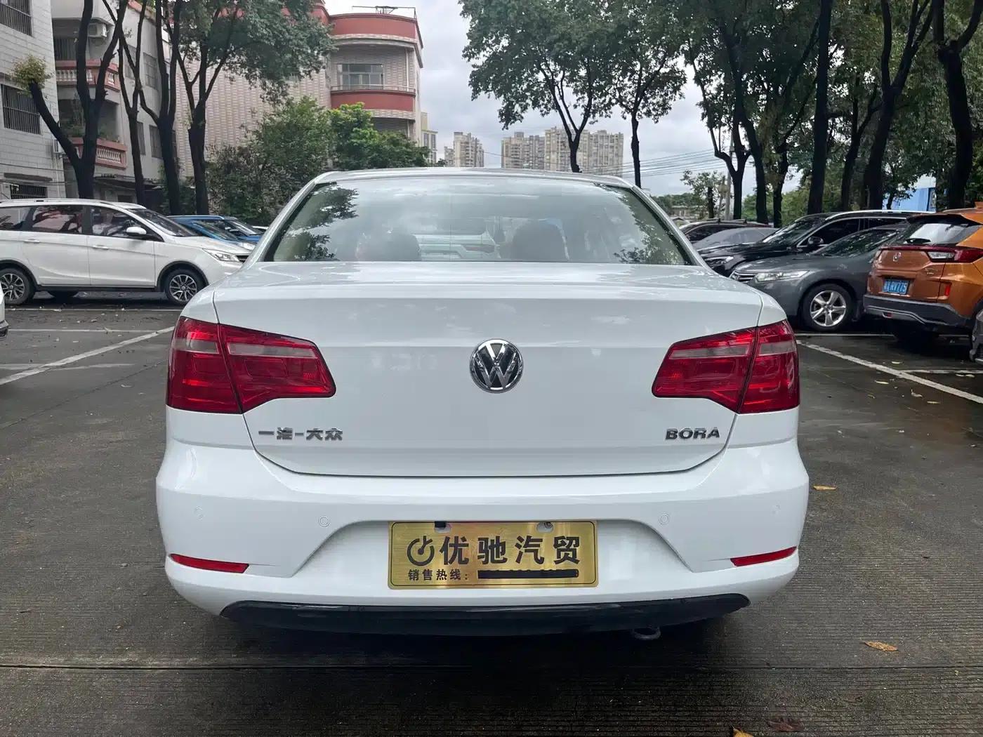 2013 Volkswagen Bora 1.6L Automatic Comfort Model — миниатюра 4