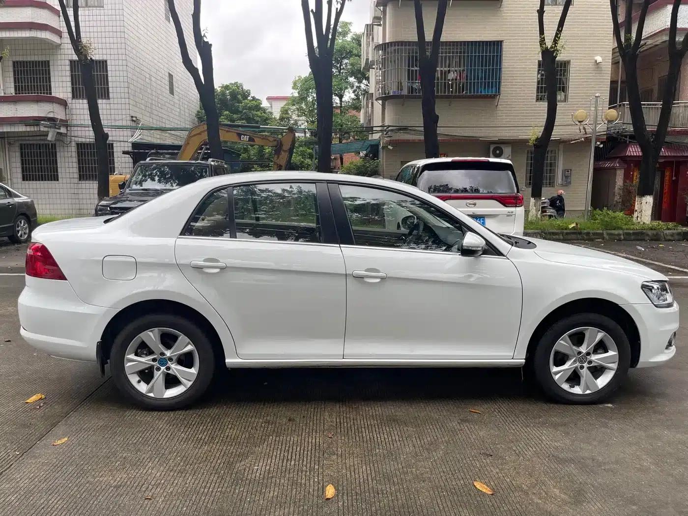 2013 Volkswagen Bora 1.6L Automatic Comfort Model — миниатюра 8