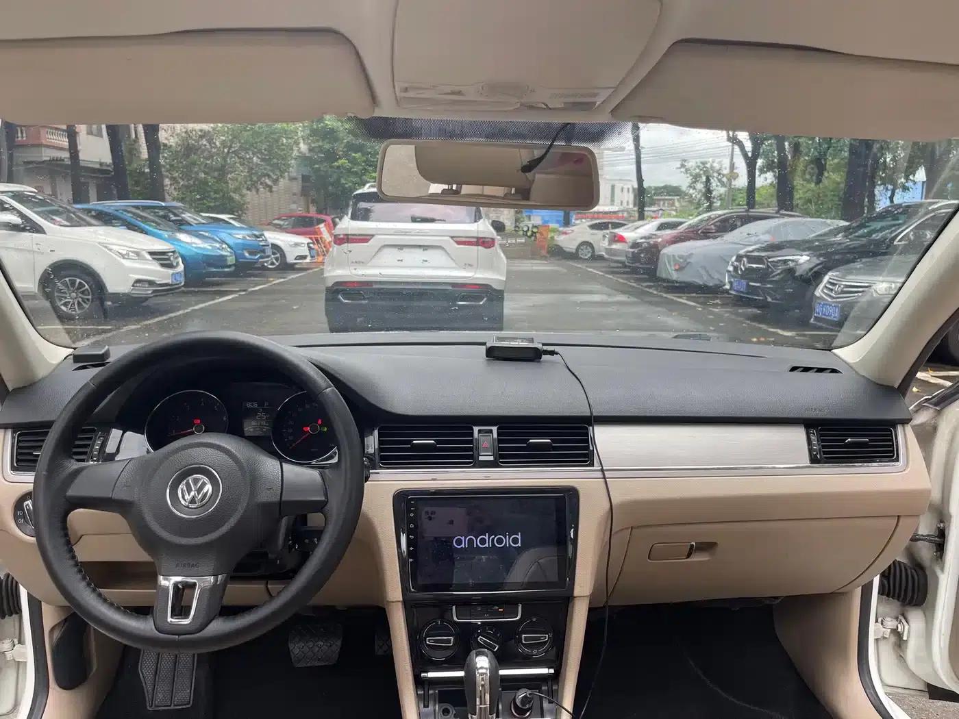 2013 Volkswagen Bora 1.6L Automatic Comfort Model — миниатюра 9