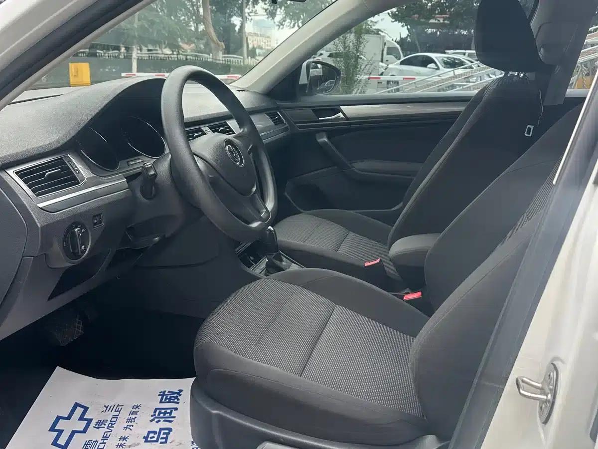 2019 Volkswagen Bora Legend 1.5L Automatic Fashion Model (China VI Emission Standard) — миниатюра 14
