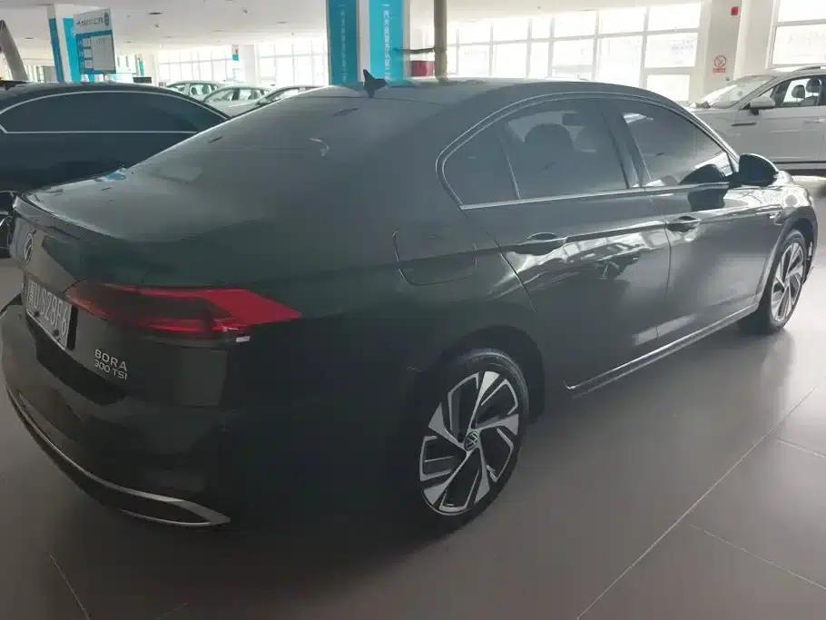 2023 Volkswagen Bora 300TSI DSG Premium Edition — миниатюра 3