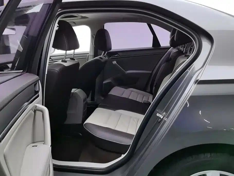 2016 Volkswagen Bora 1.6L Automatic Comfort Model — миниатюра 11
