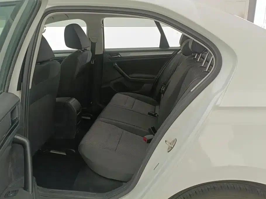 2017 Volkswagen Bora 1.6L Manual Fashion Edition — миниатюра 11