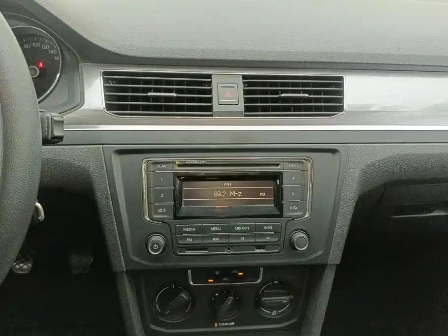 2017 Volkswagen Bora 1.6L Manual Fashion Edition — миниатюра 13