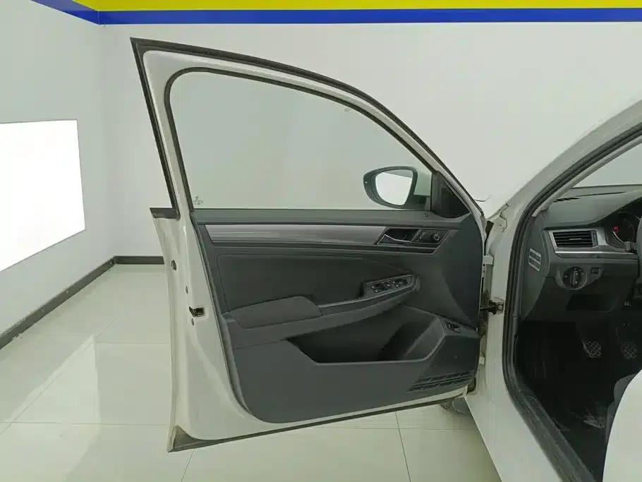 2017 Volkswagen Bora 1.6L Manual Fashion Edition — миниатюра 7