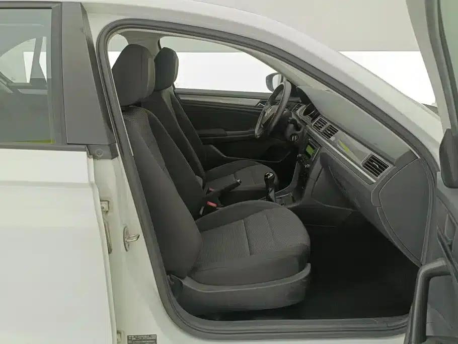 2017 Volkswagen Bora 1.6L Manual Fashion Edition — миниатюра 8