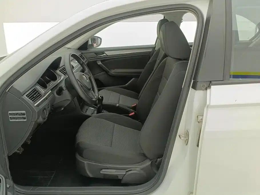 2017 Volkswagen Bora 1.6L Manual Fashion Edition — миниатюра 9