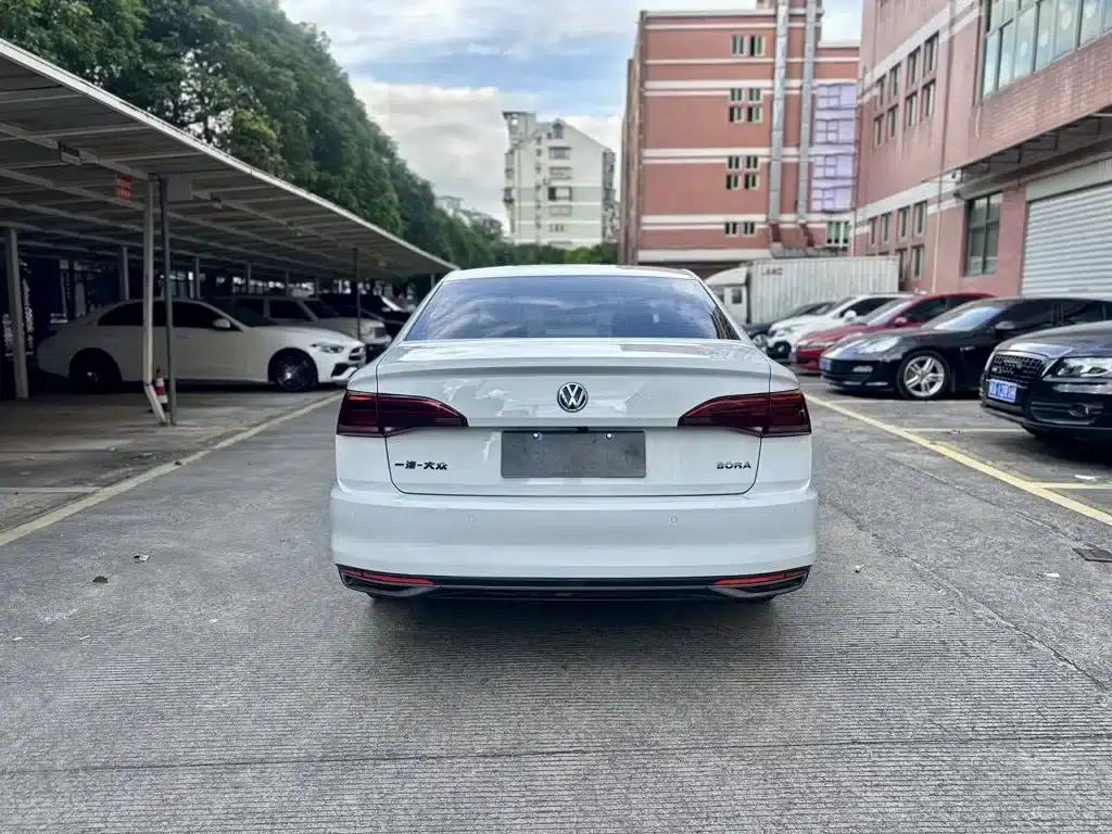 2020 Volkswagen Bora 1.5L Automatic Elite — миниатюра 3