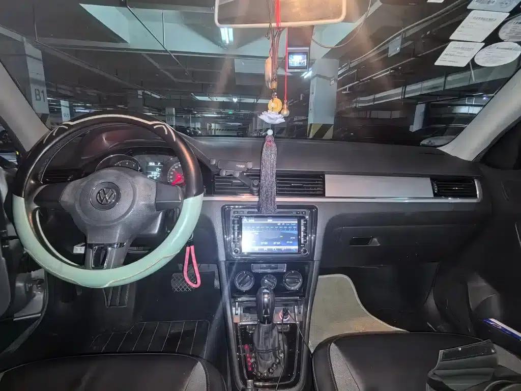 2014 Volkswagen Bora 1.6L Automatic Comfort Model — миниатюра 5