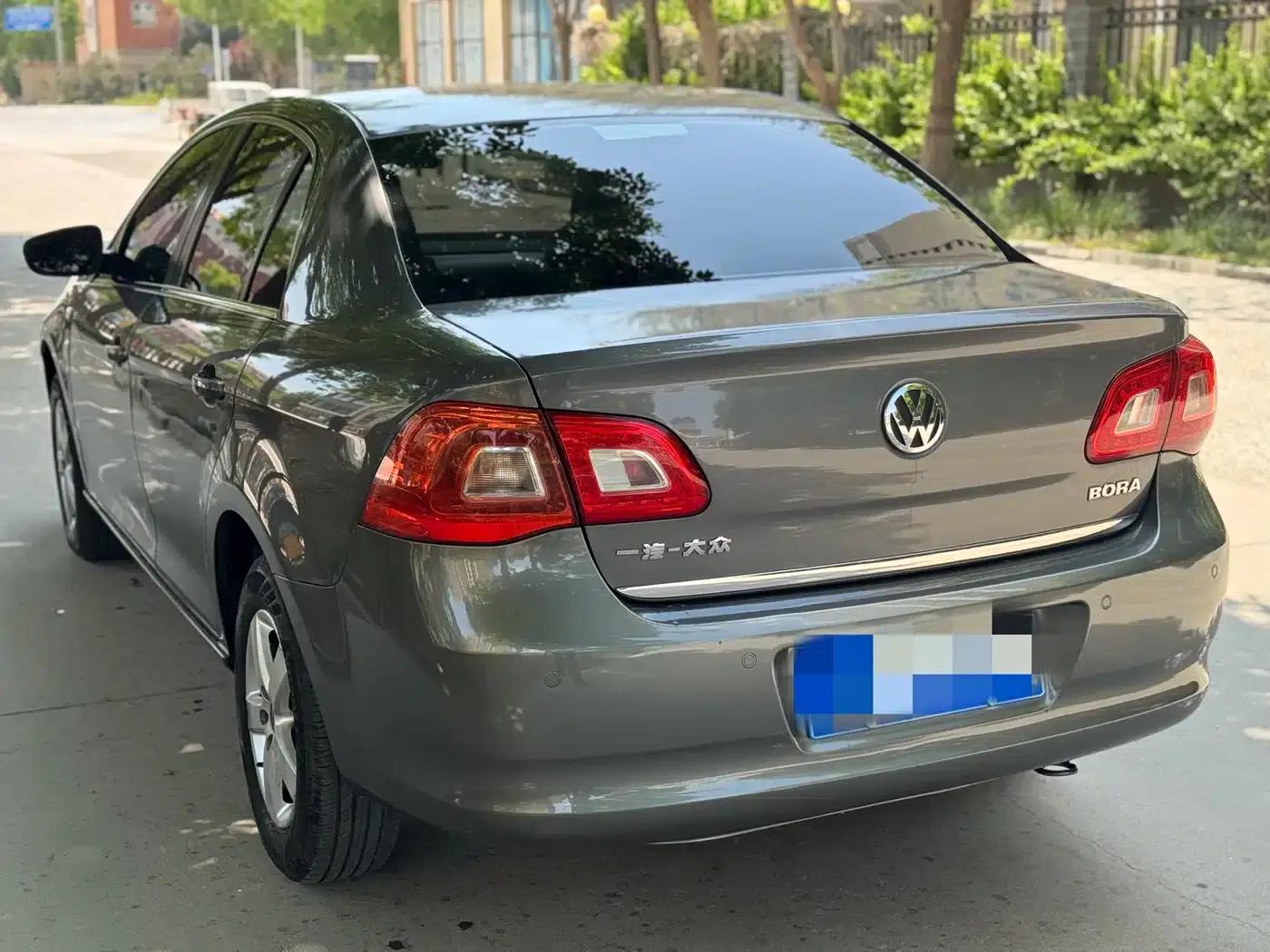 2012 Volkswagen Bora 1.6L Automatic Fashion Edition — миниатюра 5