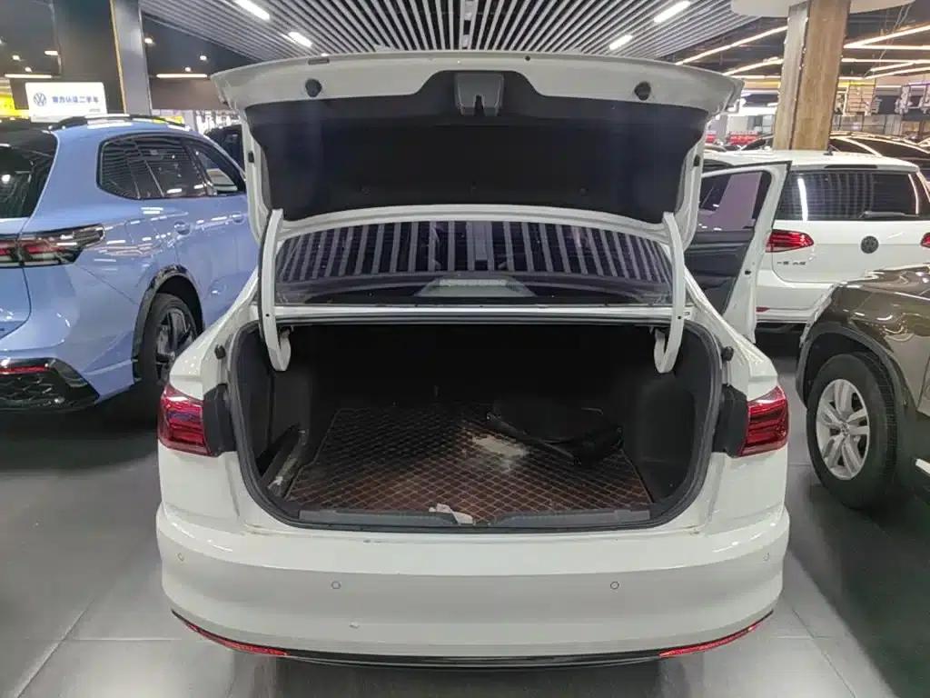 2020 Volkswagen Bora 1.5L Automatic Comfort Model — миниатюра 19