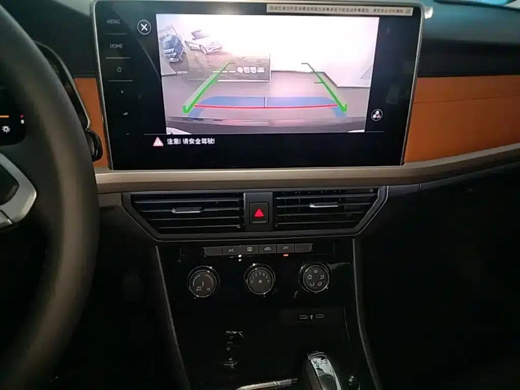 2025 Volkswagen Bora 200TSI DSG Joyful Navigation Edition — миниатюра 13