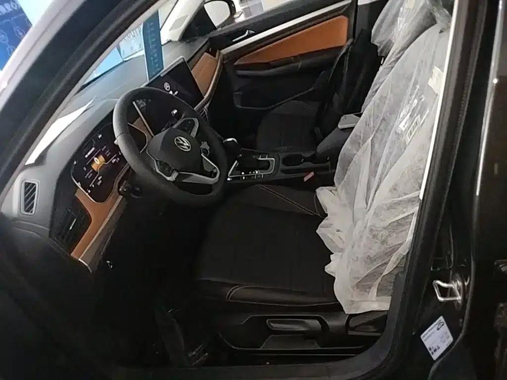 2025 Volkswagen Bora 200TSI DSG Joyful Navigation Edition — миниатюра 15