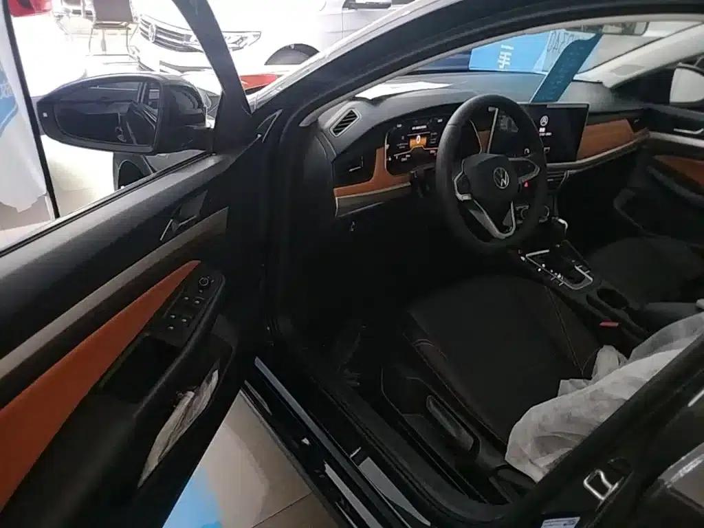 2025 Volkswagen Bora 200TSI DSG Joyful Navigation Edition — миниатюра 16