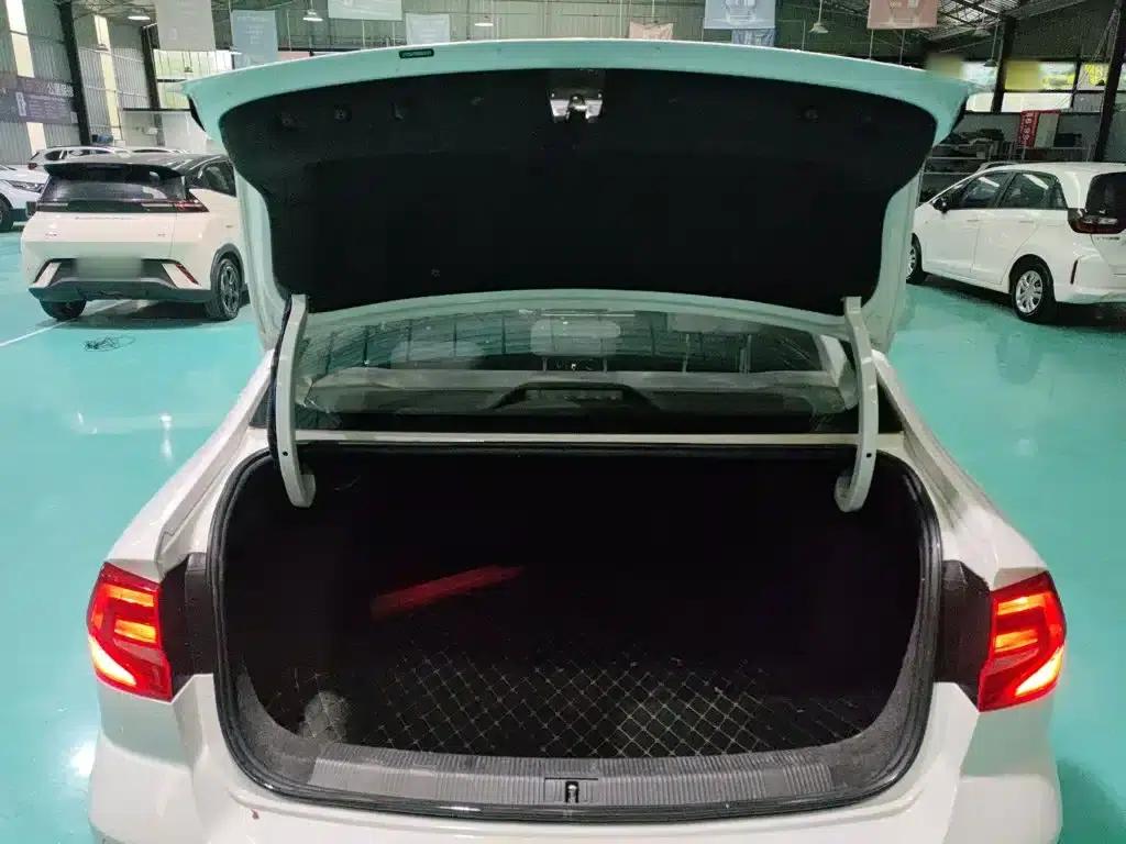2019 Volkswagen Bora Facelift: Bora Legend 1.5L Automatic Fashion Model (China VI Emission Standard) — миниатюра 15