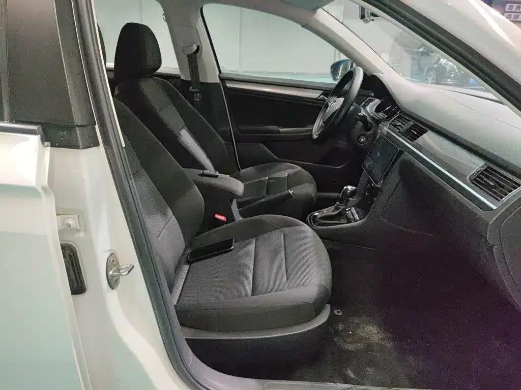 2019 Volkswagen Bora Facelift: Bora Legend 1.5L Automatic Fashion Model (China VI Emission Standard) — миниатюра 20