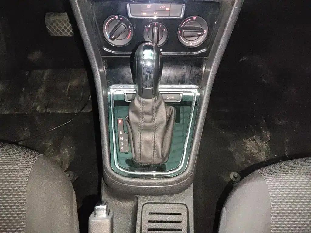 2019 Volkswagen Bora Facelift: Bora Legend 1.5L Automatic Fashion Model (China VI Emission Standard) — миниатюра 10