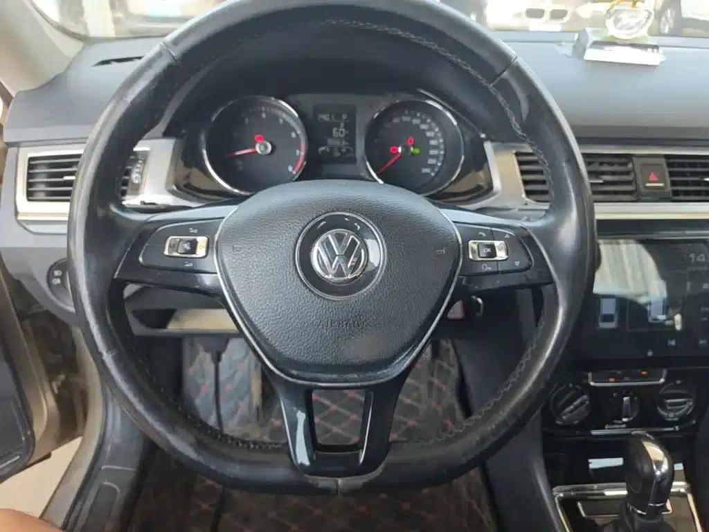 2017 Volkswagen Bora 1.6L Automatic Comfort Model — миниатюра 11