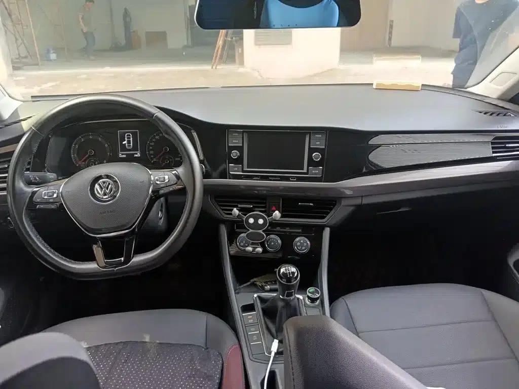 2020 Volkswagen Bora 1.5L Manual Comfort Model — миниатюра 13