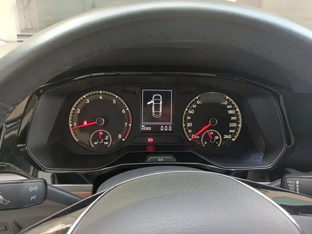 2020 Volkswagen Bora 1.5L Manual Comfort Model — миниатюра 4