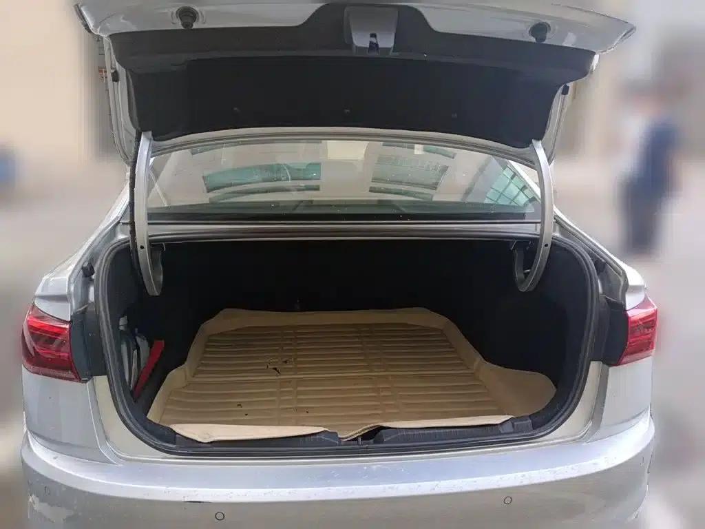 2020 Volkswagen Bora 1.5L Manual Comfort Model — миниатюра 10