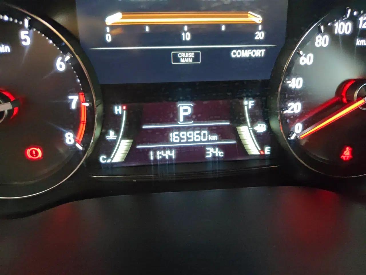 Honda Avancier 2017 370TURBO Four-Wheel Drive Prestige Edition — миниатюра 12