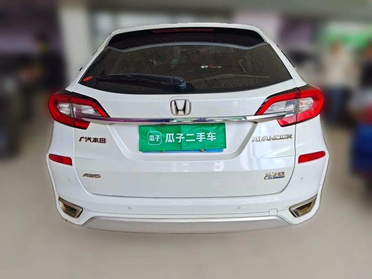 Honda Avancier 2017 370TURBO Four-Wheel Drive Prestige Edition — миниатюра 5