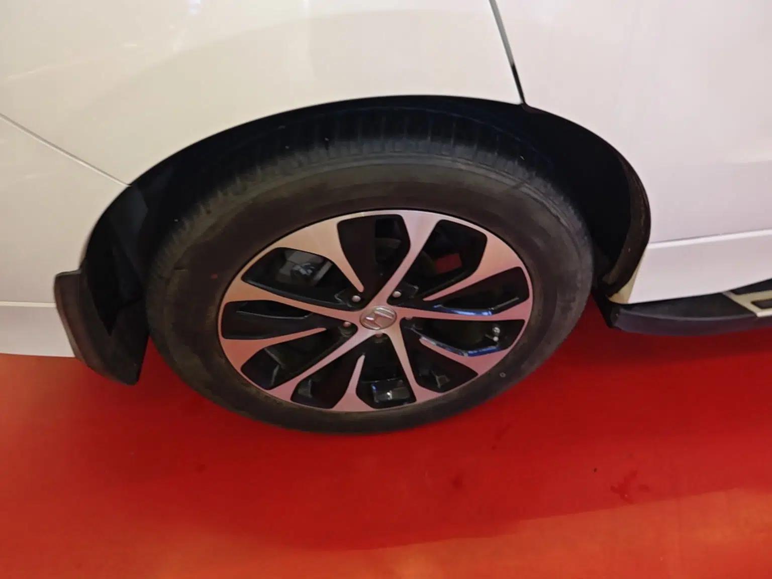 Honda Avancier 2017 240TURBO Two-Wheel Drive Elite Edition — миниатюра 11