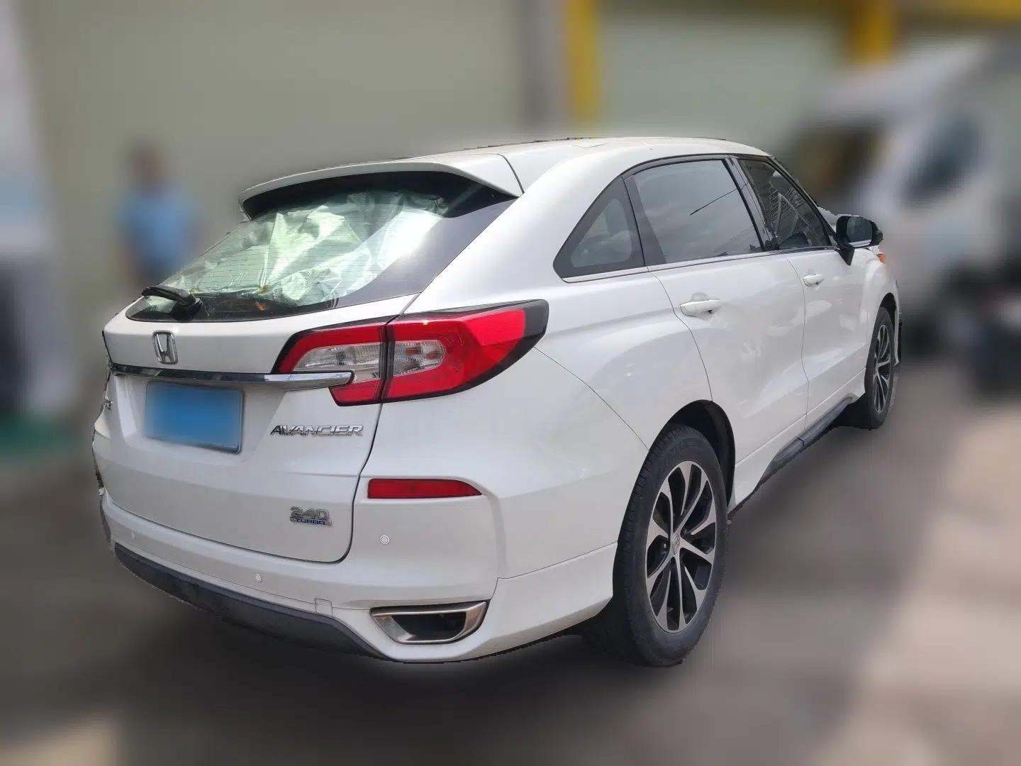 Honda Avancier 2017 240TURBO Two-Wheel Drive Elite Edition — миниатюра 6