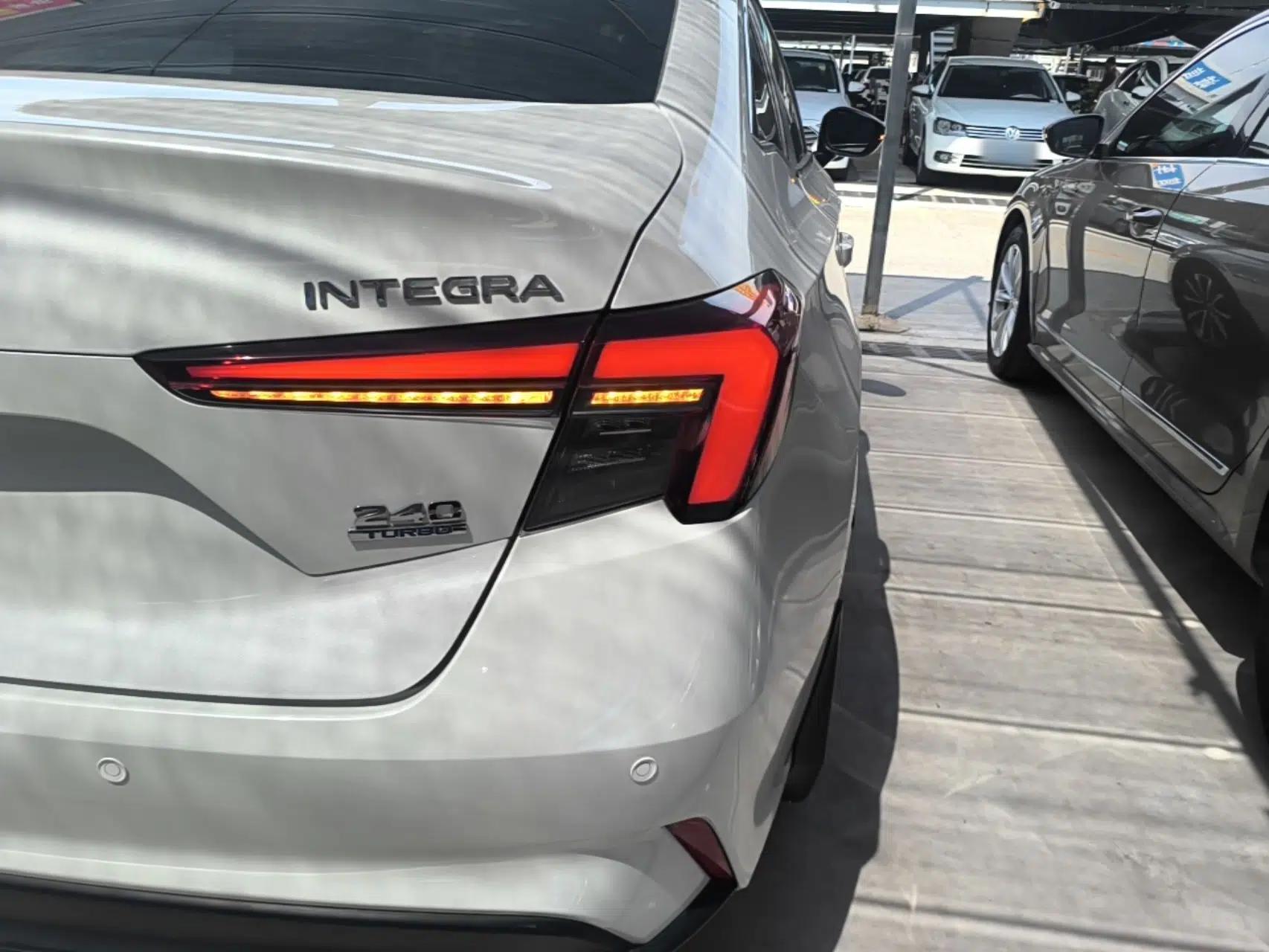 Honda Integra 2022 240TURBO CVT Luxury Edition — миниатюра 9