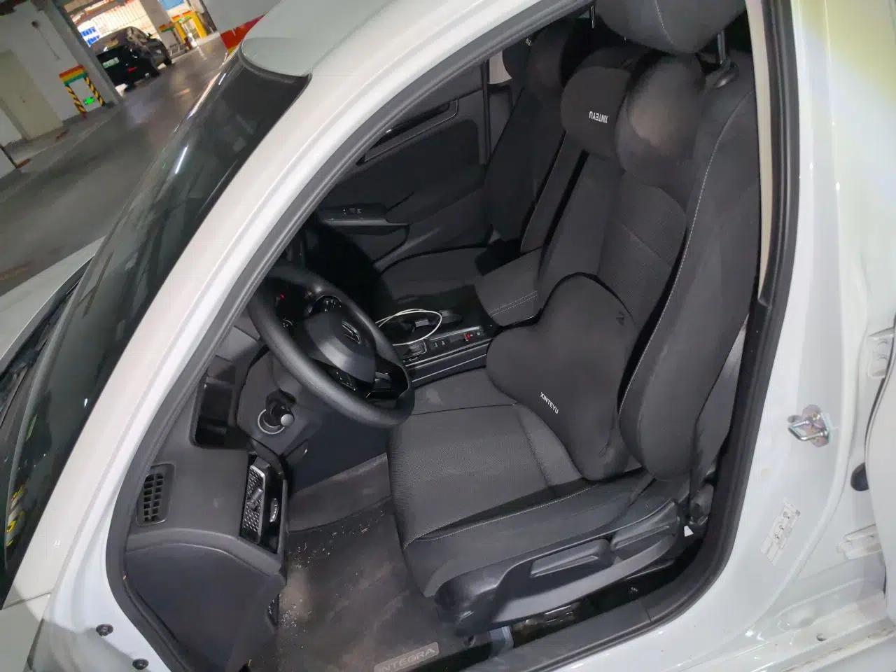 Honda Integra 2023 240TURBO CVT Leading Edition — миниатюра 15