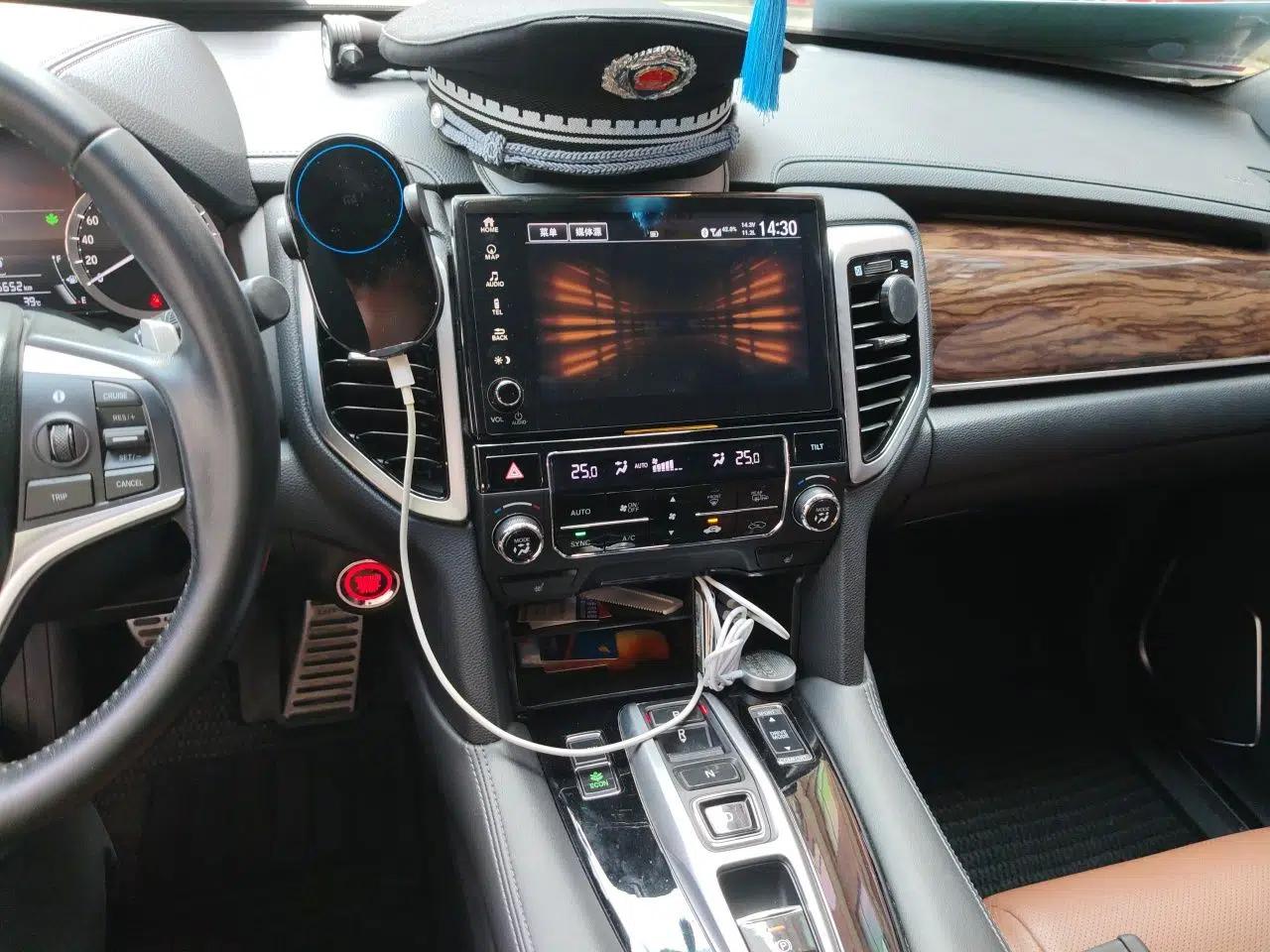 Honda UR-V 2017 370TURBO 2WD Prestige Edition China V — миниатюра 13