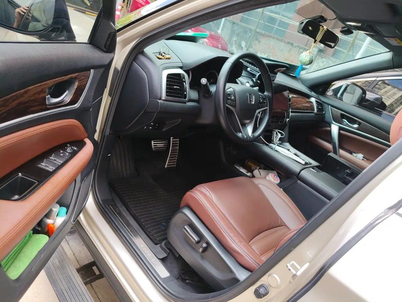 Honda UR-V 2017 370TURBO 2WD Prestige Edition China V — миниатюра 16