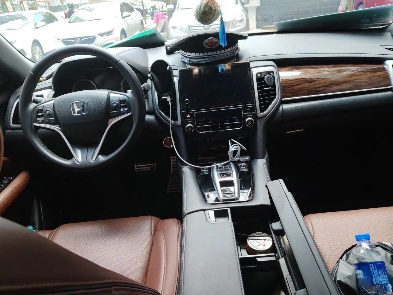Honda UR-V 2017 370TURBO 2WD Prestige Edition China V — миниатюра 9