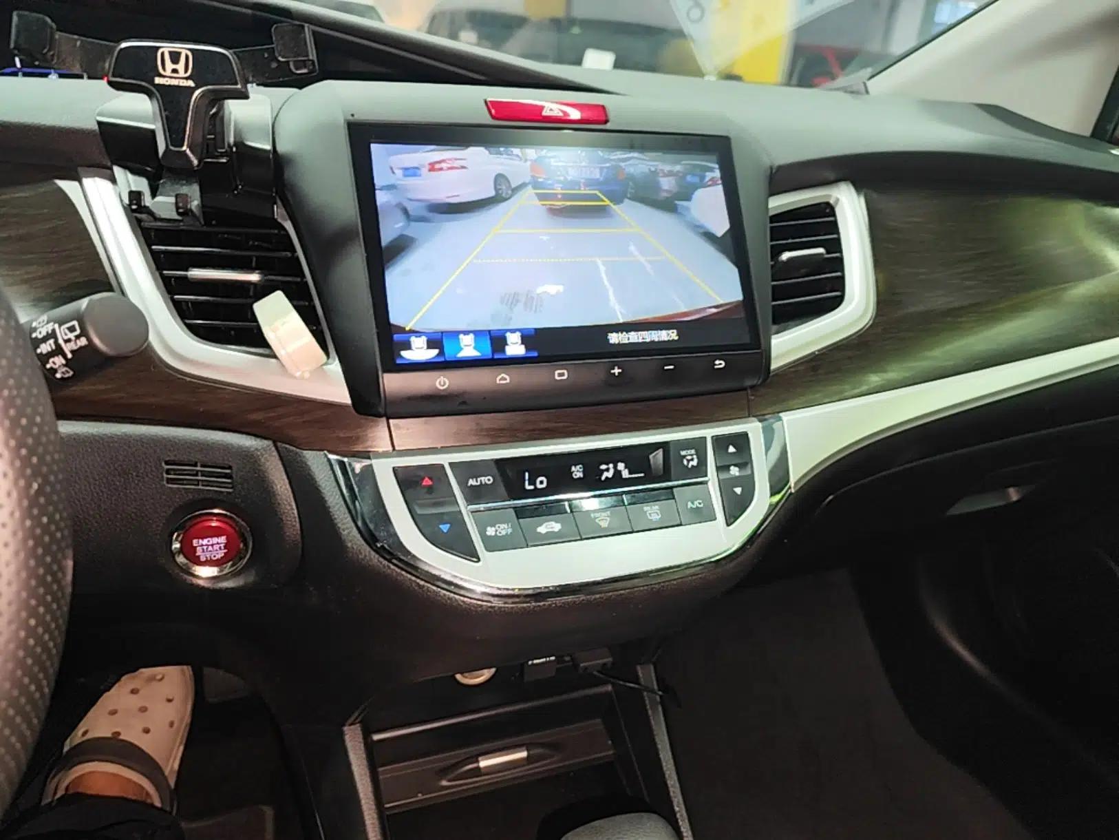 Honda Jade 2016 1.8L Automatic Comfort Elite Version 5 Seats — миниатюра 20