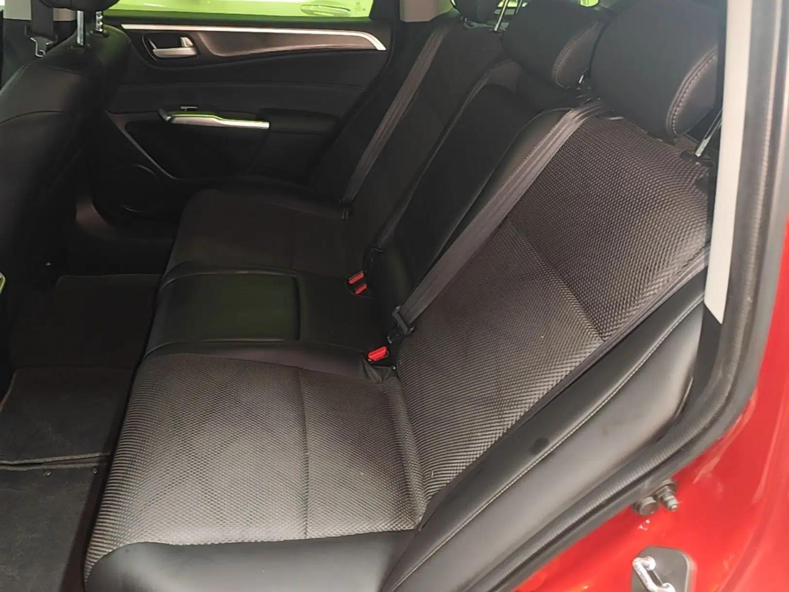 Honda Jade 2016 1.8L Automatic Comfort Elite Version 5 Seats — миниатюра 25